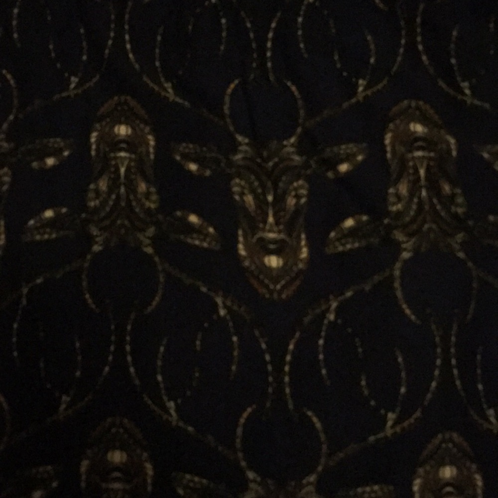 Bnwt tc lularoe leggings. Mosaic deer on navy!!